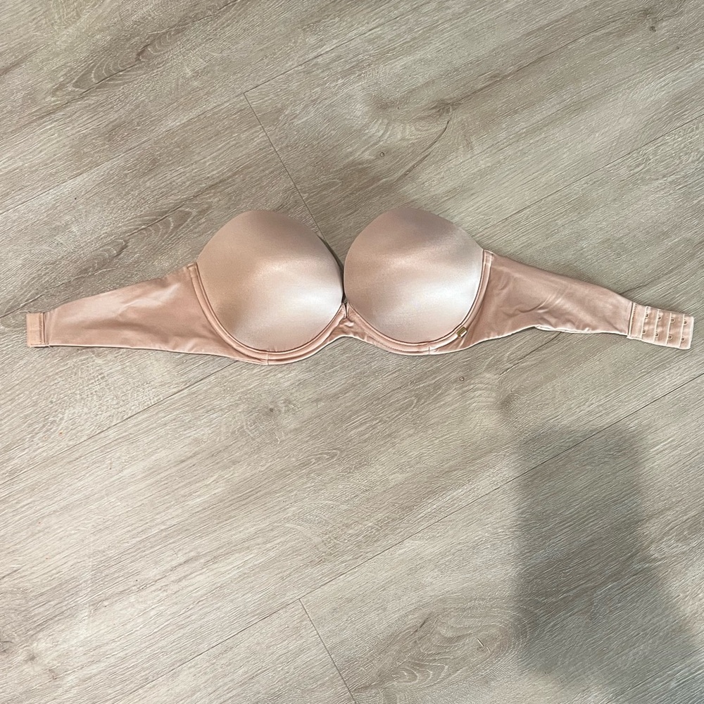 Victoria’s Secret Strapless Bra in Beige Color- size 32D